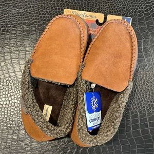 Mens size 11-12 Dearfoams slippers